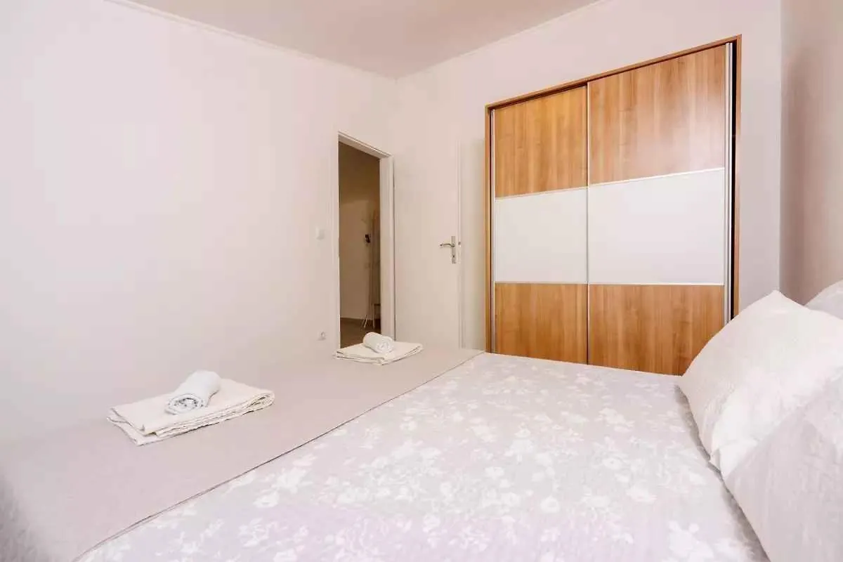 Apartments In Crikvenica 45899 0*,